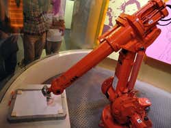 Musée de la Science et de la Technologie, robot-peintre
